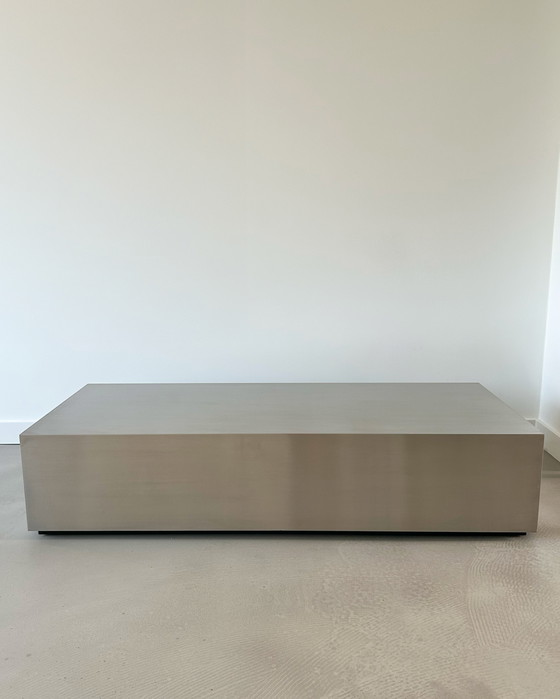 Image 1 of Table basse en acier inoxydable