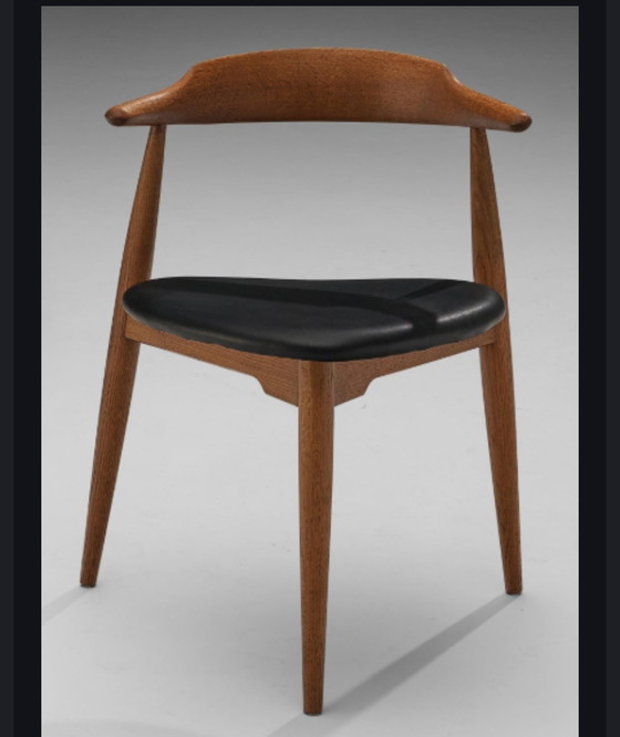 Image 1 of 4 sillas de comedor Hans Wegner 'HEART' -4103- más mesa de origen