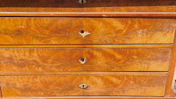 Image 1 of Oud engelse antieke ladekast. 19 eeuw.