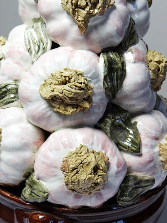 Image 1 of Vintage trompe-l'œil pyramid of garlic in glazed ceramic, Manises, Spain