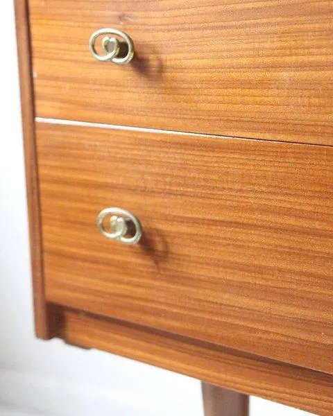 Piccola Credenza Vintage con Gambe Dansette, anni '60 – Credenze, Legno, Ottone, Scandinavian (photo 3 of 4)