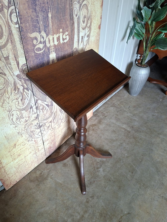 Image 1 of Leggio antico in rovere, porta menù, dimensioni 55x34cm e altezza 90cm.