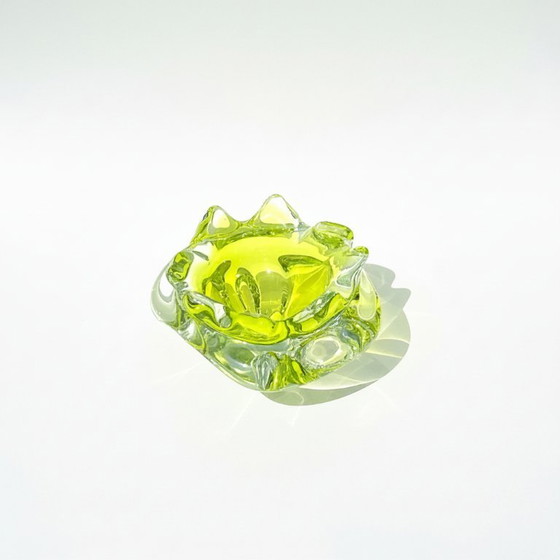 Image 1 of Vintage glazen schaal van Josef Hospodka - Chribska - Chartreuse
