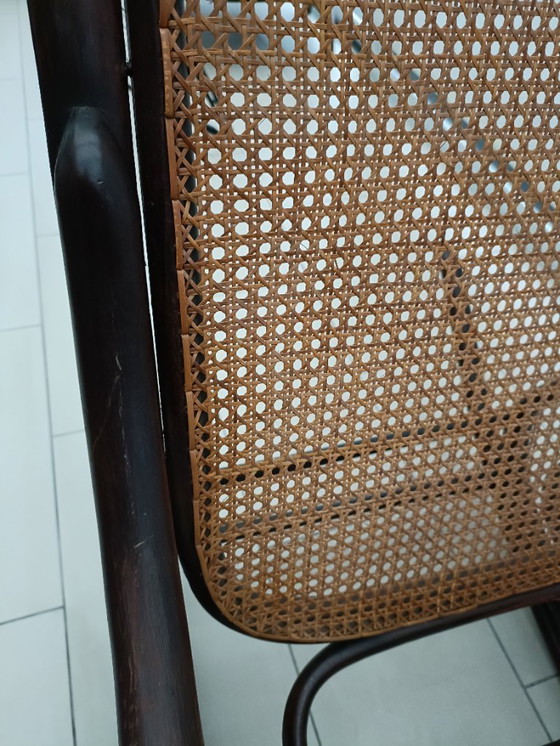 Image 1 of Antiek Thonet gebogen houten rieten schommelstoel