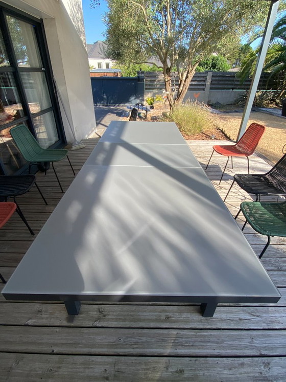 Gartentisch aus Aluminium und Milchglas – Gescova, Gartentische (photo 4 of 7)