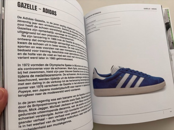 Image 1 of Libro illustrato sulle sneakers