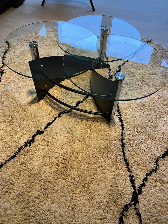 Image 1 of Table basse en verre avec piètement noir