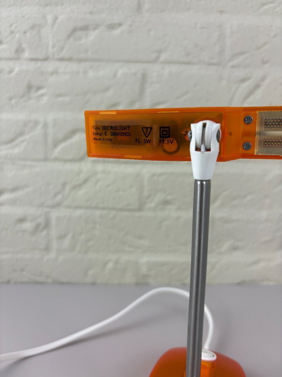 Image 1 of Lampe de table vintage Artemide Microlight Design – Ernesto Gismondi (années 90)