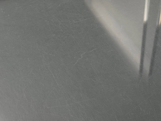 Image 1 of Set di 2 tavolini laterali/impilabili in plexiglass in stile Space Age, anni '70