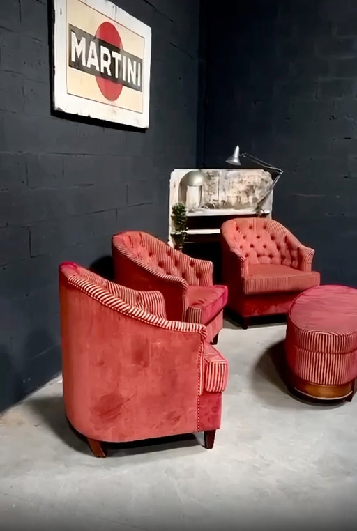 Ensemble de 6 fauteuils en velours + 2 poufs ovales