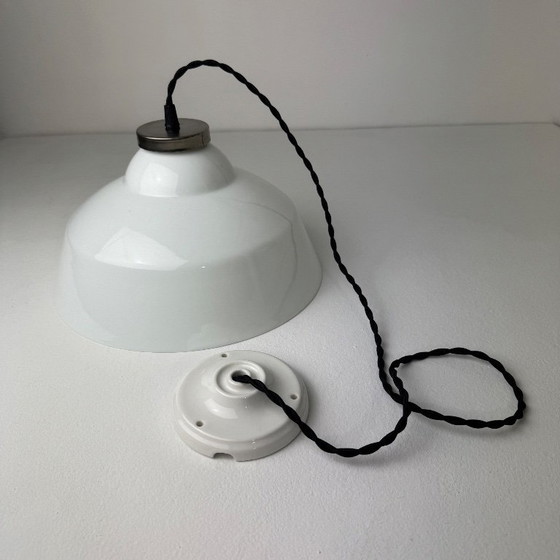 Image 1 of ANCIENNE SUSPENSION EN OPALINE 30 CM VINTAGE