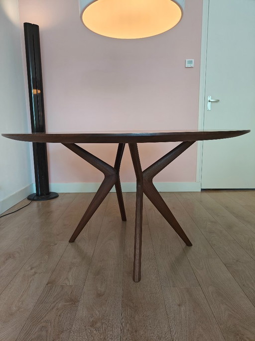 Artisan Lakri Ø140cm American walnut