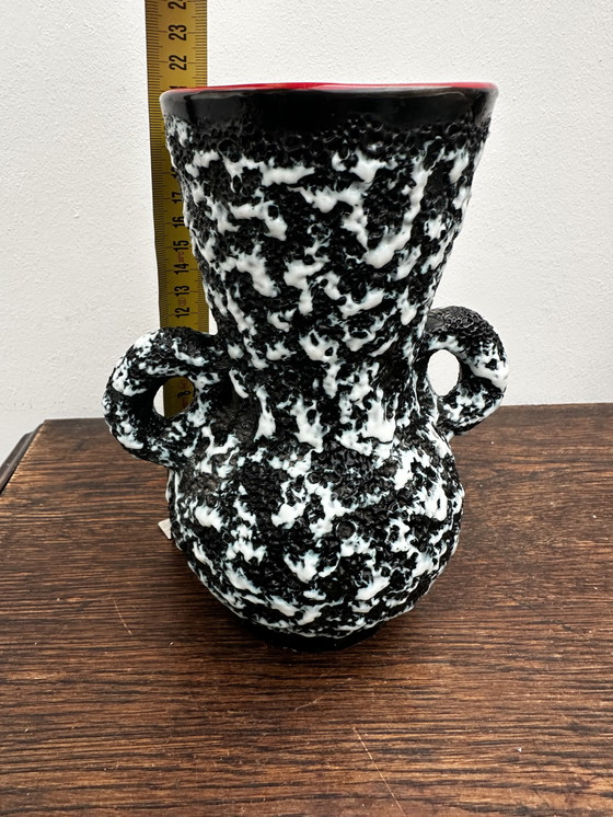 Image 1 of Vase à Oreilles Fat Lava Intérieur rouge - Attribué Vallauris H 21 cm