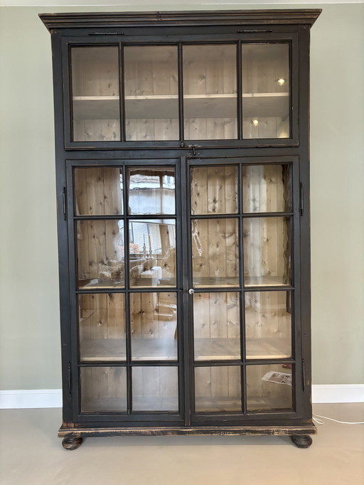 Display case