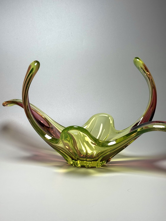 Image 1 of Grande centrotavola in vetro di Murano all'uranio di Seguso, Italia, anni '50-'60 — 50 cm