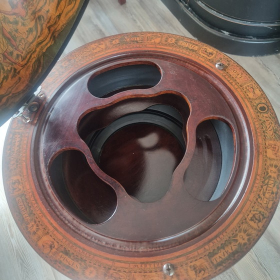 Image 1 of Vintage chesterfield director chair, 2 deskchais en barglobe