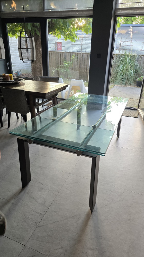 Image 1 of Tavolo da pranzo allungabile dal design vintage | Vetro, legno e metallo (circa 2000)