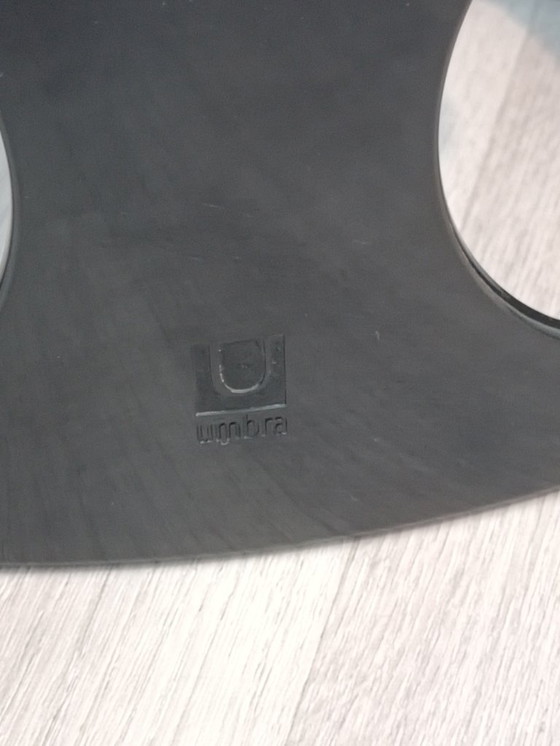 Image 1 of Flessenrek van Ran Lerner voor Umbra 2009