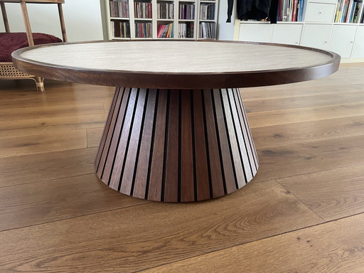 Mesa de centro redonda de madera