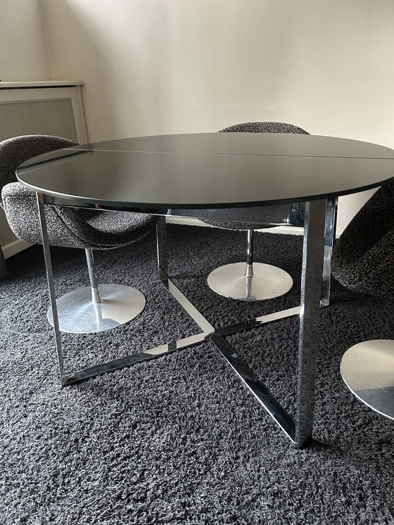 Image 1 of Calligaris dining table round
