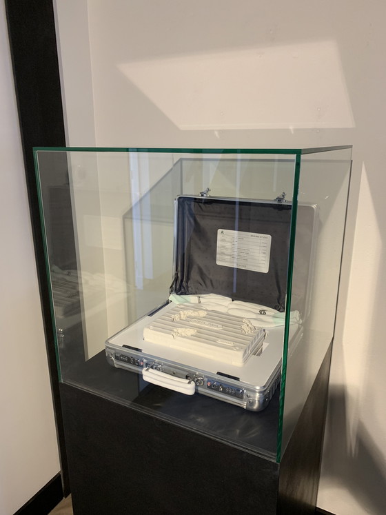 Image 1 of Rimowa x Daniel Arsham Eroded Attache Edizione Limitata