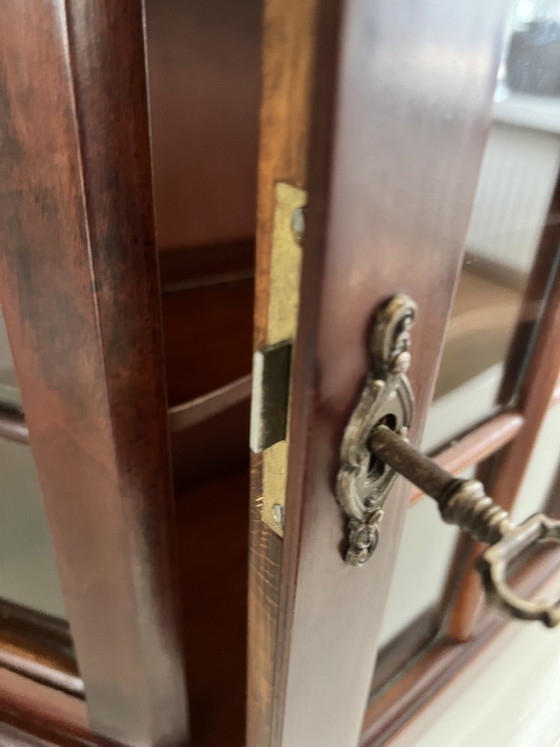 Image 1 of Vitrina de pared con sello original de taller danés y número de inspección.