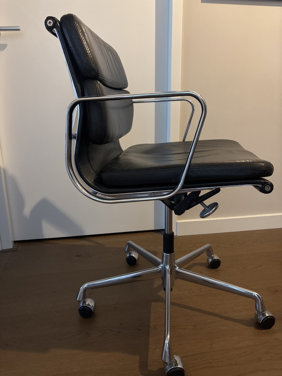 Image 1 of Vitra Eames EA217 Bürostuhl, schwarzes Leder