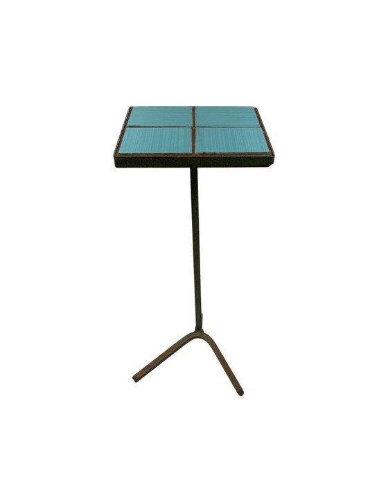 Image 1 of Moderne azuurblauwe bijzettafel van ijzer en tegels, Frankrijk jaren 1960