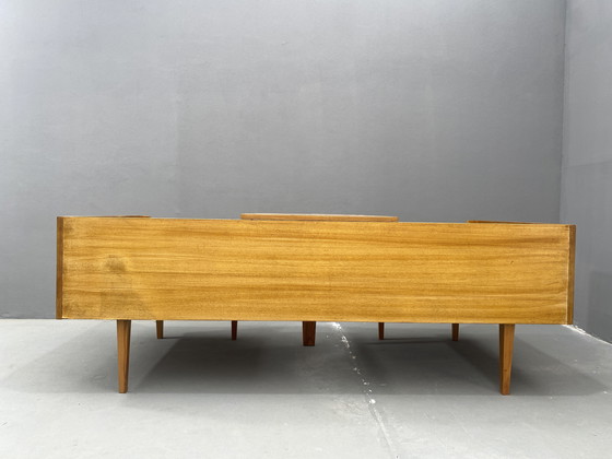 Image 1 of Divano in legno di metà secolo con tavolino laterale – Design modulare, anni '70