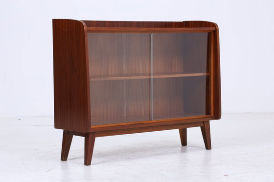 Image 1 of Cassettiera vintage con ante in vetro anni '60 | Armadio da corridoio di metà secolo | Legno retrò anni '70 #06-14