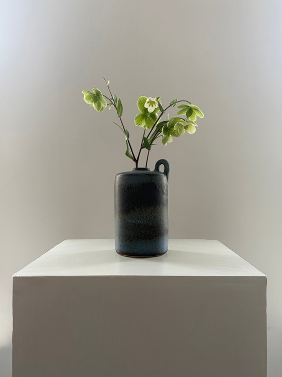 Vintage keramische vaas met handvat – Vazen, Ceramic, Mid Century Modern (photo 4 of 6)
