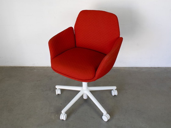 Haworth Poppy office chair, Patricia Urquiola – Swivel chairs, Plastic (photo 3 of 6)