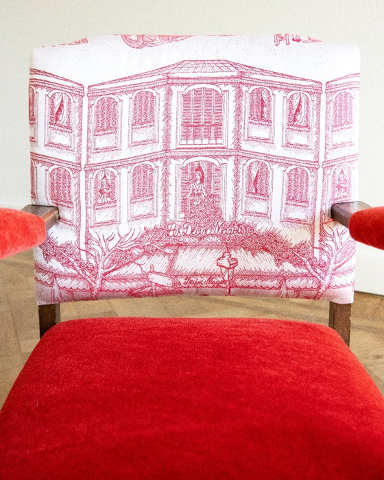 Image 1 of Fauteuil de style Louis XV – Velours mohair rouge – Imprimé café parisien
