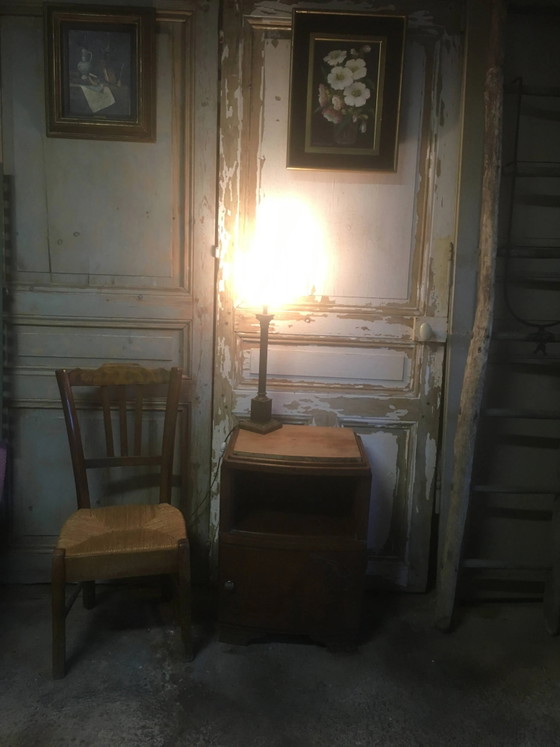Table de chevet en chêne des années 1930/1940. – Tables de nuit, Vintage (photo 8 of 16)