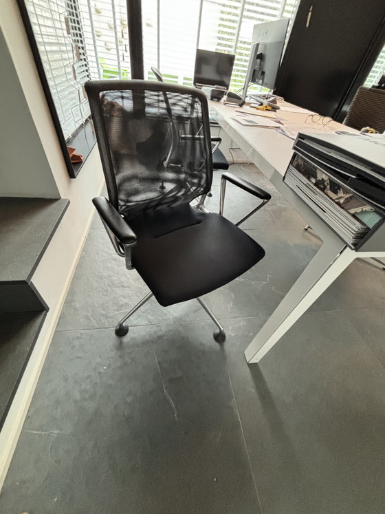 Image 1 of 2x Vitra Schreibtisch-/Konferenzstuhl Medachair