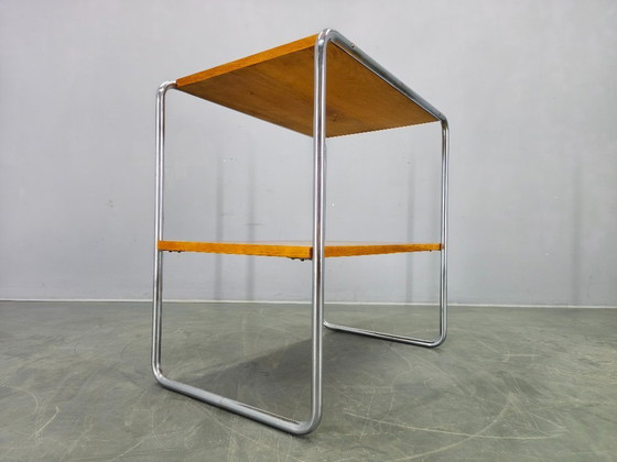 Image 1 of Mesita auxiliar de acero tubular estilo Bauhaus, inspirada en Marcel Breuer, década de 1930.