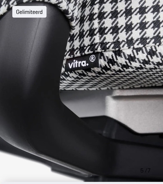 Image 1 of Porsche Vitra