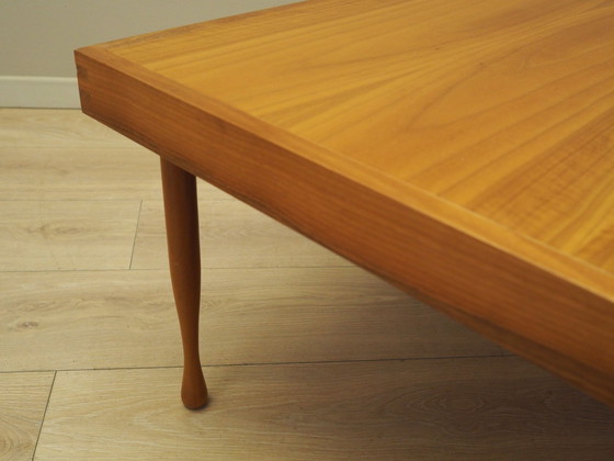 Image 1 of Table basse en acajou, design italien, années 1970, production : Italie