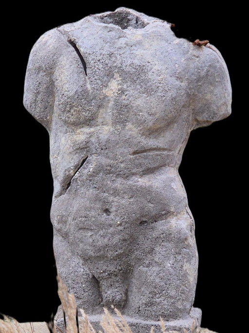 Escultura de hormigón • Torso figurativo • Textura natural • Metal oxidado – beeldhouwkunst, Iron