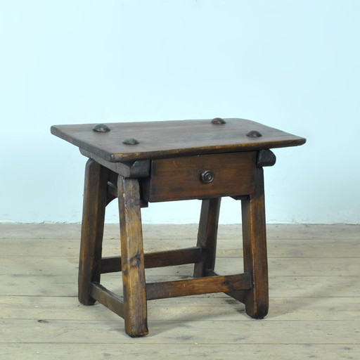 Small oak Spanish table, circa 1840