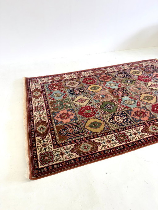 Persian Bakhtiar rug hand knotted oriental rug