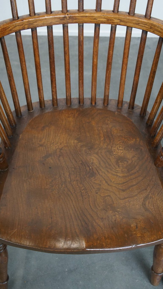 Image 1 of 4x Antike englische Windsor Stühle aus dem 19. Jahrhundert aus Ulmenholz