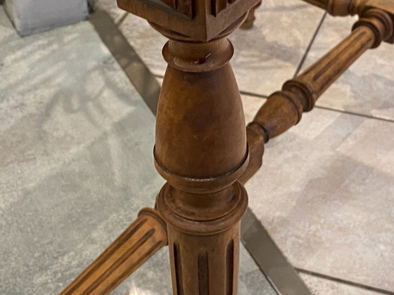 Image 1 of Escritorio con 1 cajón en madera maciza de roble con patas torneadas y talladas, 89x62cm