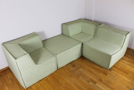 Nieuwe, modulaire bank in mid-century stijl, saliegroen
