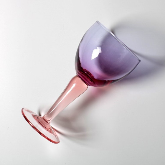 Grote vintage Murano tweekleurige wijnbeker / Roze en paarse steel / Italië / jaren 1980 – Glazen & Karaffen (photo 11 of 11)