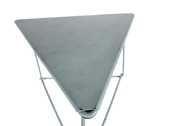Mobel Ikea - Design - Niels Gammelgaard - 'Triangular' Coffee Table - Zweden - 1980's – Bijzettafels, Metal (photo 4 of 8)
