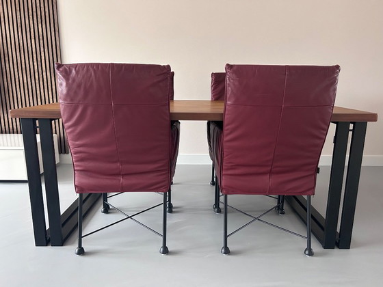 4 Montis Chaplin bordeauxrood leren stoelen, Stoelen / fauteuils, Leer, Metaal, Design (foto 8 van 8)