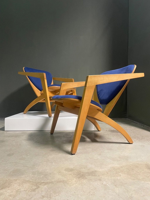 Fauteuil Getama, conçu par Hans J. Wegner, bois et textile bleu