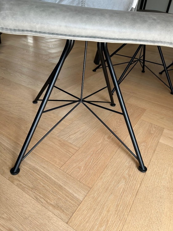 Image 1 of Tavolo da pranzo Bert Plantagie abbastanza nuovo - Rovere con struttura in metallo