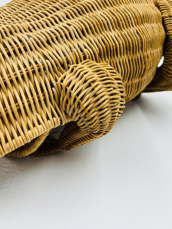 Portariviste in vimini a forma di rana, opera di Olivier Cajan, 1970. – Oggetti decorativi, Rattan (photo 5 of 13)